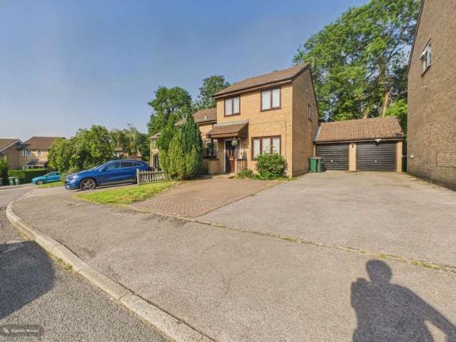 Property for rent in Broadfield, Glynde