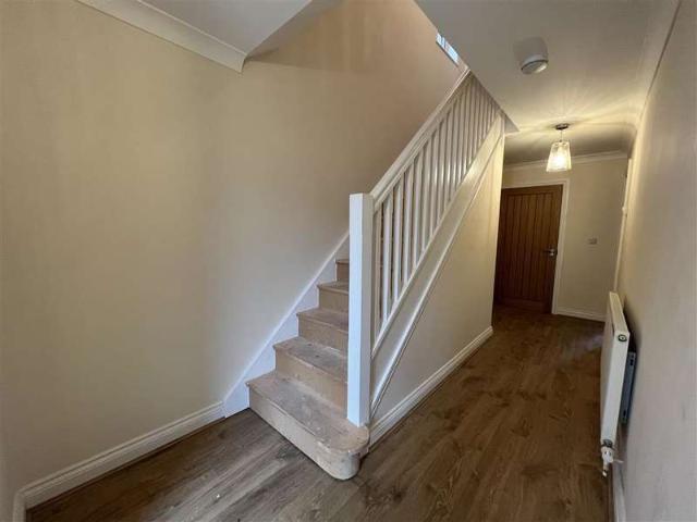 Property for rent in Crynant
