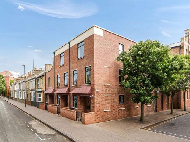 Property for sale in Bromley-by-Bow, Poplar Grove