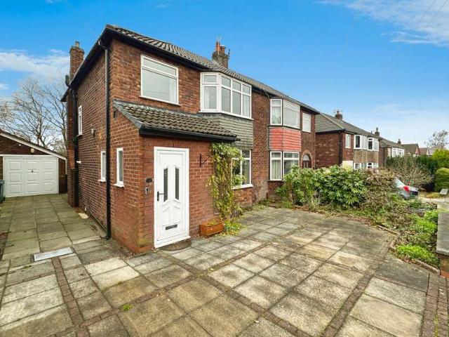 Property for sale in Chapel Field, Bury