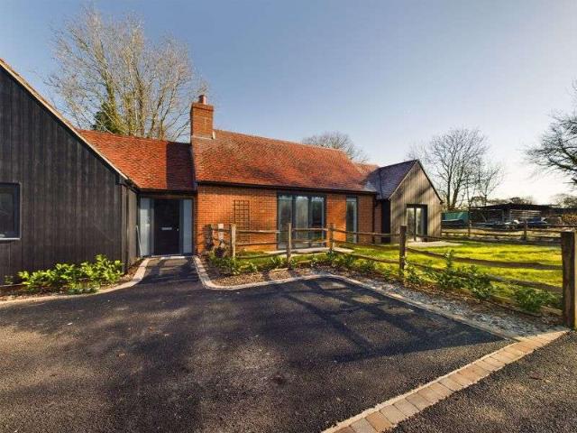 Property for rent in Woodmansterne, Red Hill