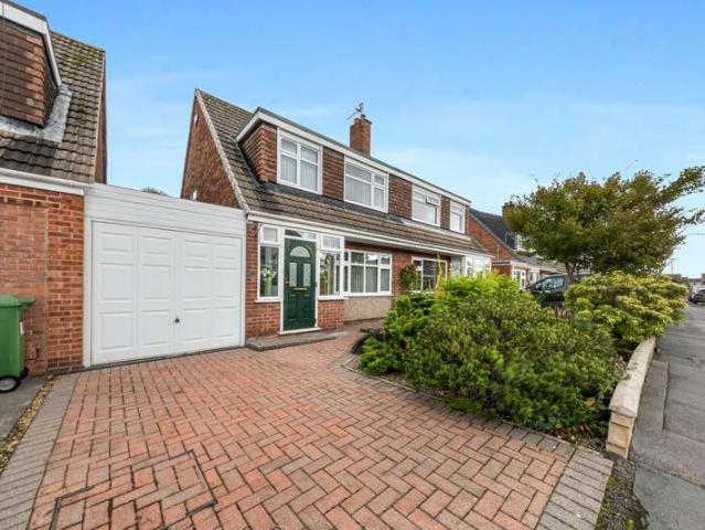 Property for sale in Lingley Green