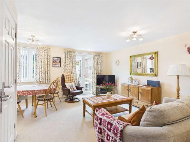 Property for sale in Kingswood