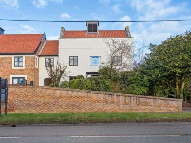 Property for sale in Chelmondiston, Suffolk