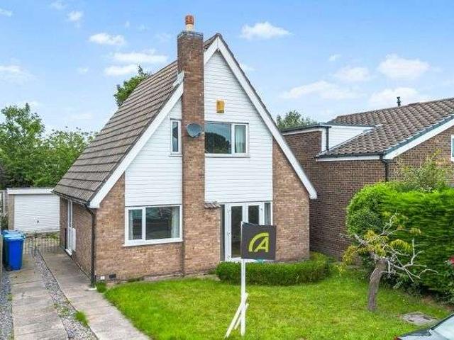Property for rent in Twiss Green, Warrington