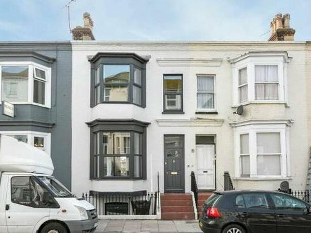House for rent in Lyons, Greater London