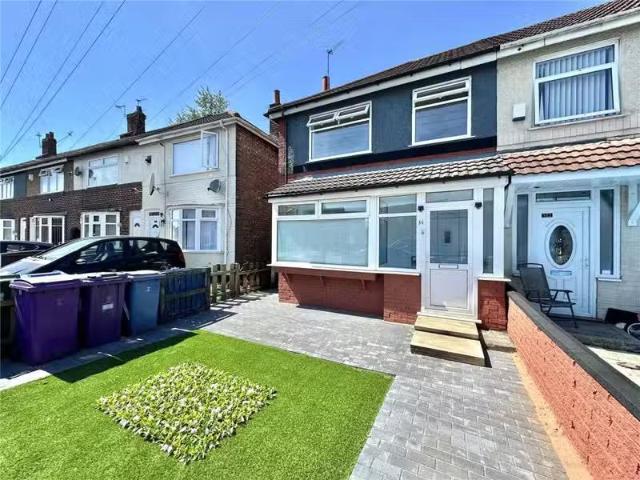 House for rent in Calderstones