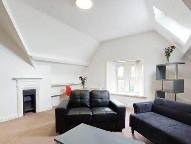 House for rent in Follaton, Strode
