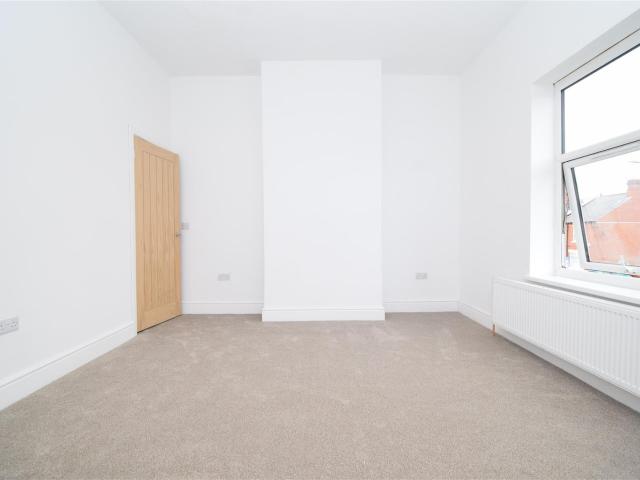 Apartment for rent in Round Hill, Wakefield