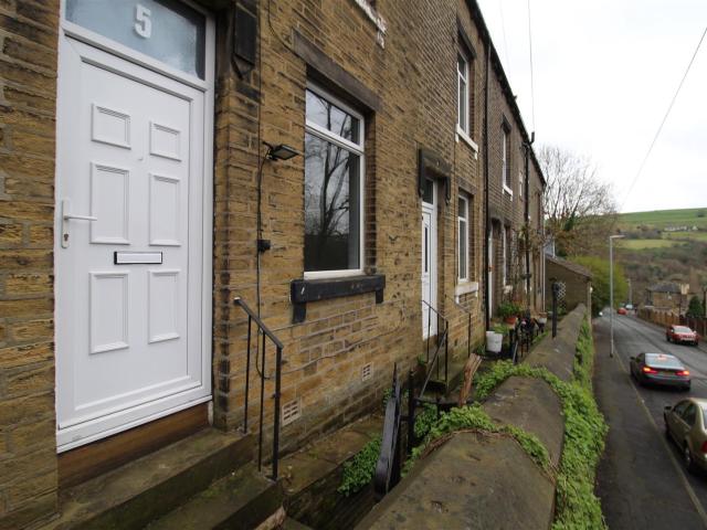 House for rent in Willowfield, Sowerby Bridge