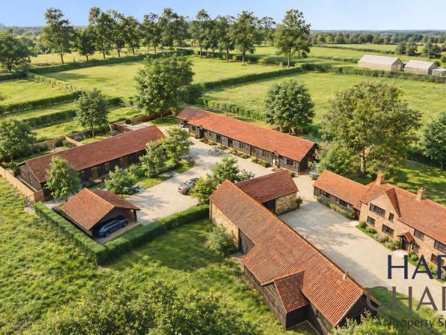 Bungalow for sale in Tower Hill, Dacorum