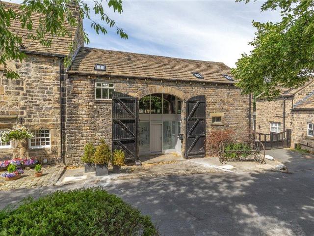 House for sale in Esholt, West Yorkshire