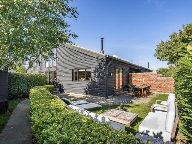 House for sale in Vicarage Farm, Ivinghoe