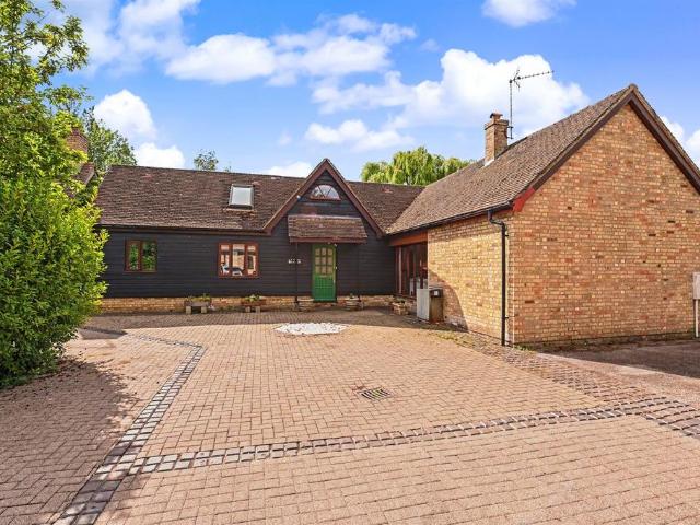 House for sale in Cheddington