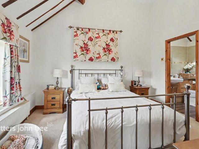 House for sale in Baswich, Staffordshire