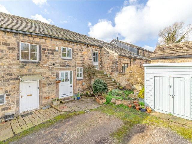 House for sale in Esholt, West Yorkshire