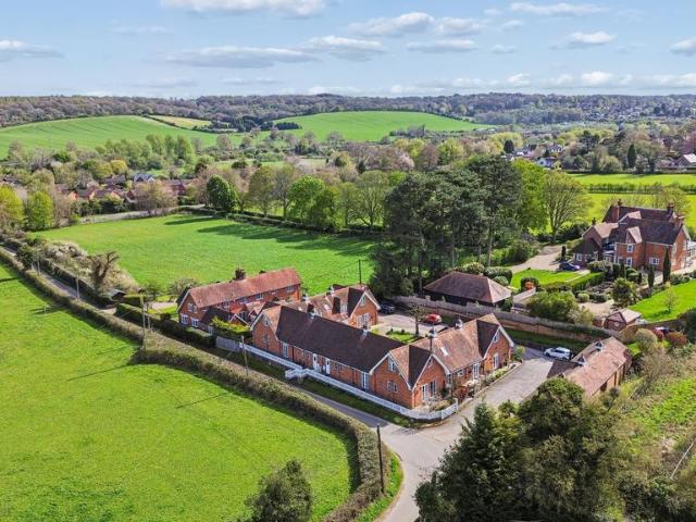 House for sale in Cow Roast, Pouchen End