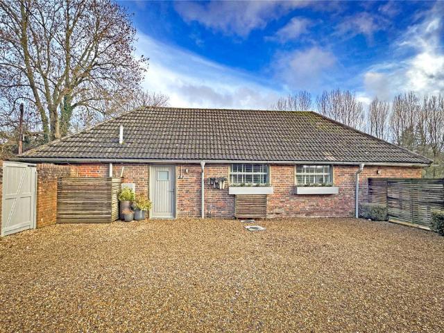 Bungalow for sale in The Butts, Kent