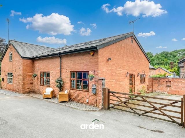 House for sale in Bromsgrove, Worcestershire