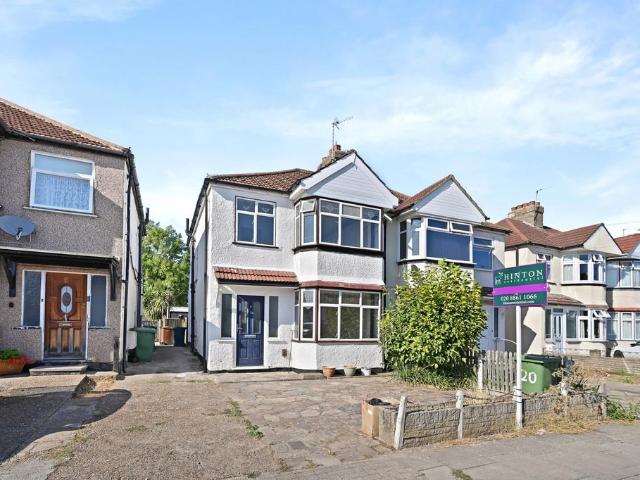 House for sale in Harrow Weald, Greater London