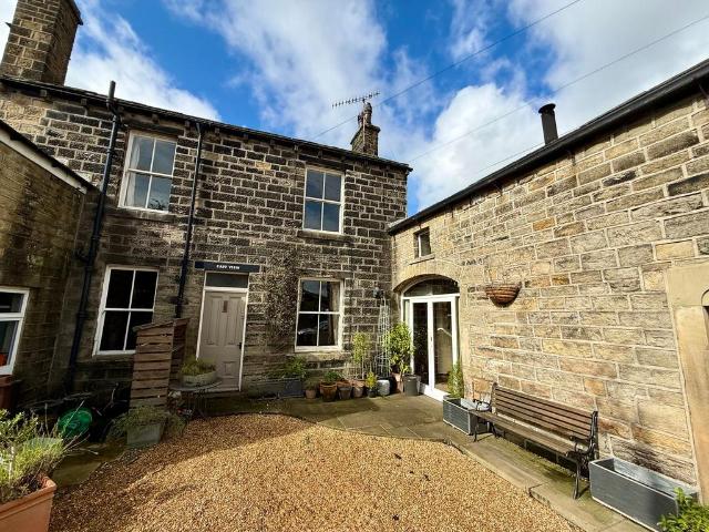 House for sale in Shaw, Bradford