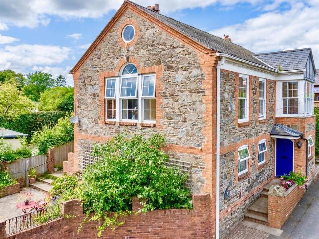 House for sale in Chapel Lawn, Shropshire