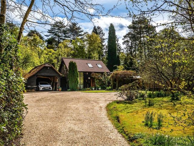House for sale in Pachesham Park, Surrey