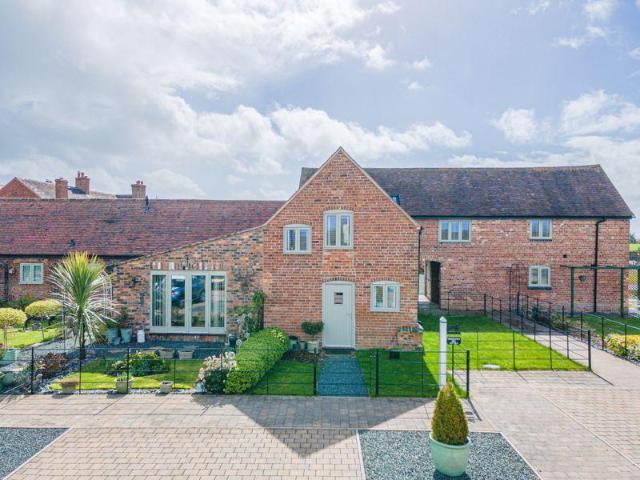 House for sale in The Wyke, The Hem