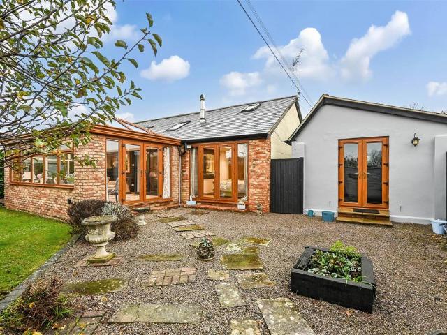 House for sale in Aldingbourne, Clapham