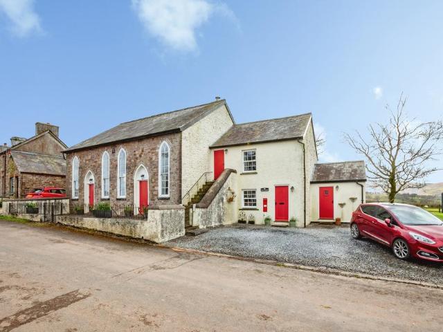 House for sale in Llanddeusant, Wales