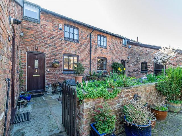 House for sale in Lower Stretton, Warrington