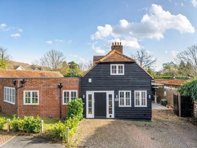 House for sale in Wexham Court, Slough