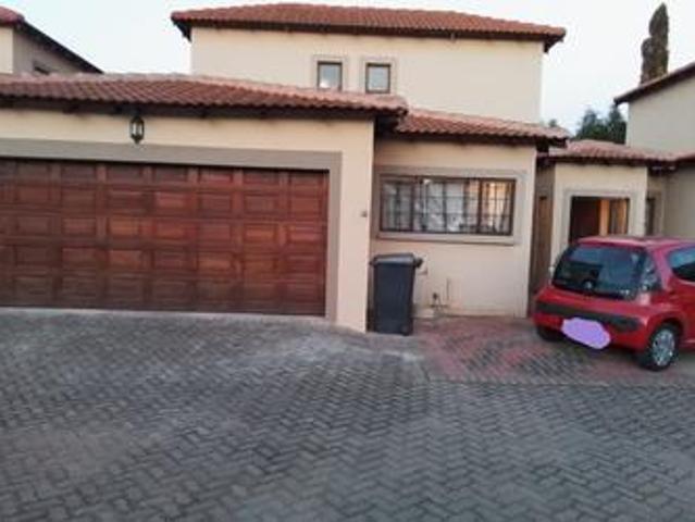 Apartment for sale in Akasia, Gauteng
