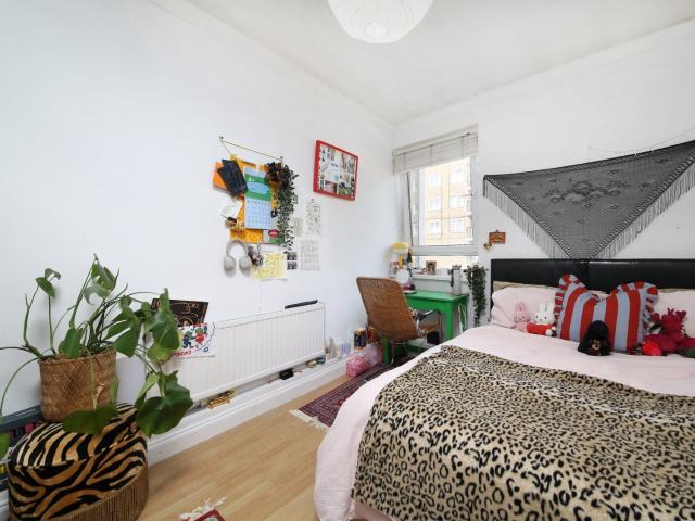 Apartment for rent in Stockwell, Greater London