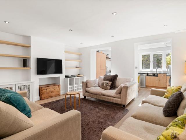 Apartment for rent in Highbury, Greater London