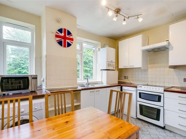 Apartment for rent in North Kensington, Greater London