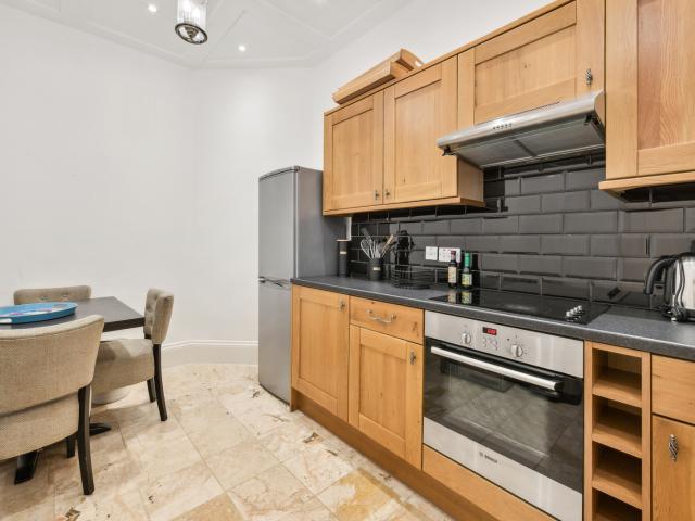 Apartment for rent in Victoria, Greater London