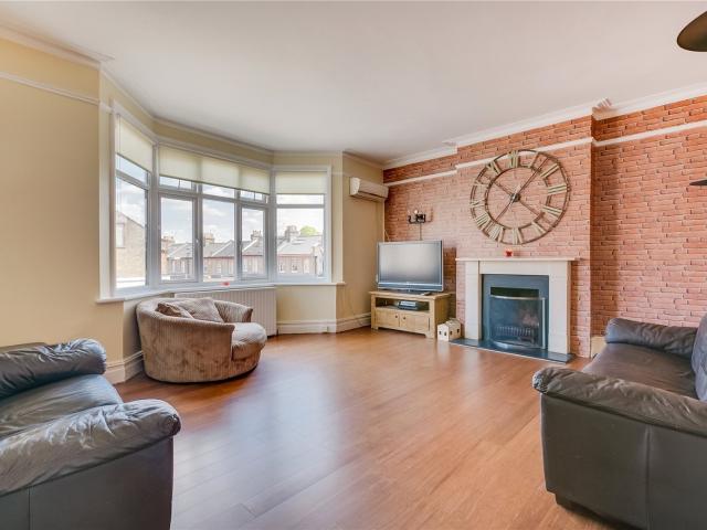 Apartment for rent in East Sheen, Greater London