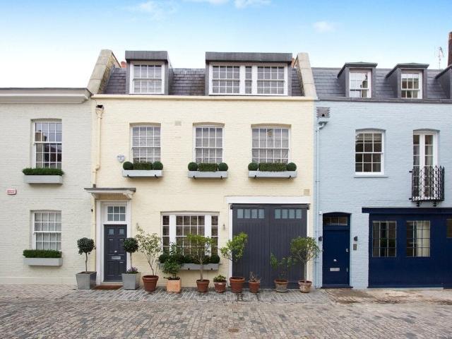 House for rent in Belgravia, Greater London