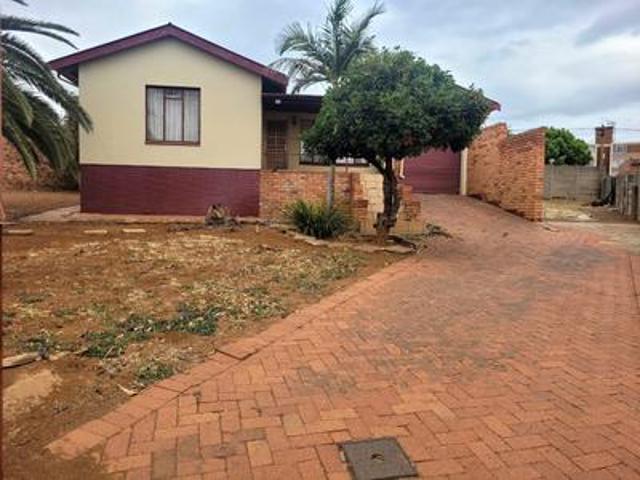 House for sale in Waterkloof, Gauteng