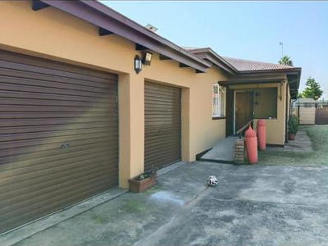House for sale in Waterkloof, Gauteng