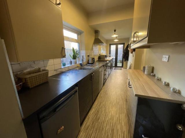 Apartment for rent in West End, Old Wharf