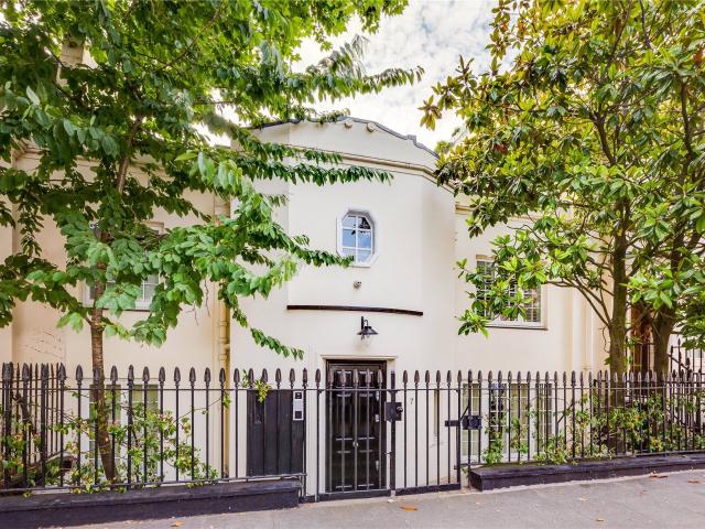 House for rent in Belgravia, Greater London