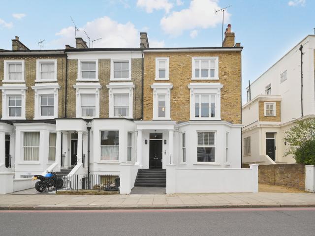 Apartment for rent in Kensington, Greater London