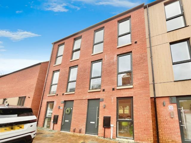 House for rent in Reddish, Greater Manchester