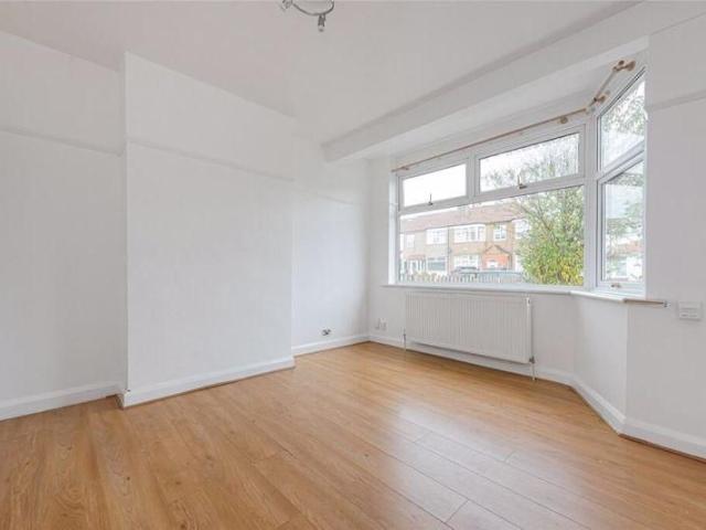 House for rent in Carterhatch, Greater London