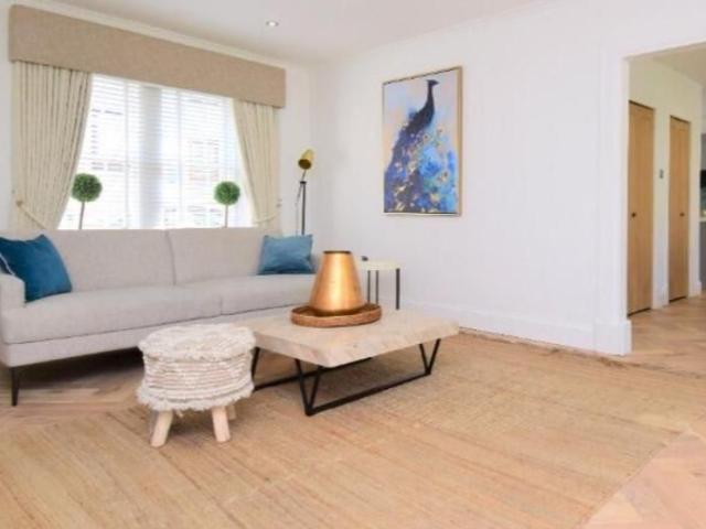 Apartment for rent in Silvermills, New Town