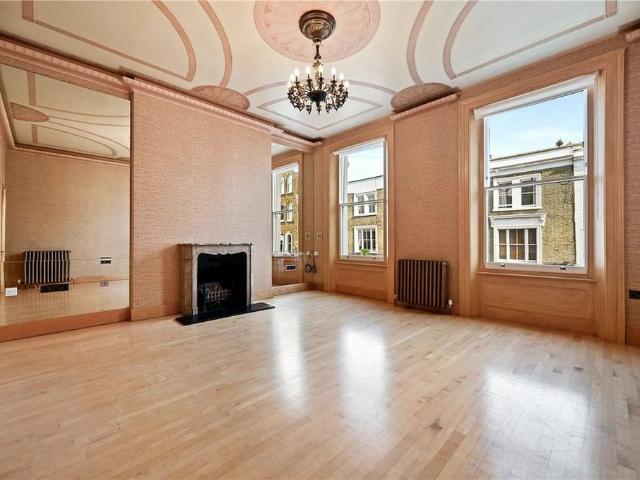 House for rent in Royal Borough of Kensington and Chelsea, Greater London