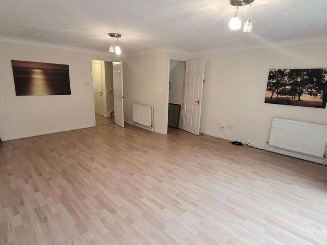 House for rent in Leavesden, Three Rivers