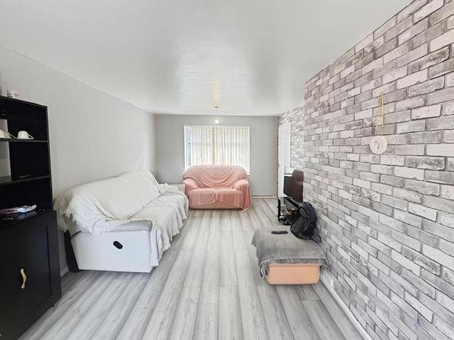 House for rent in Deans Hill, Wales